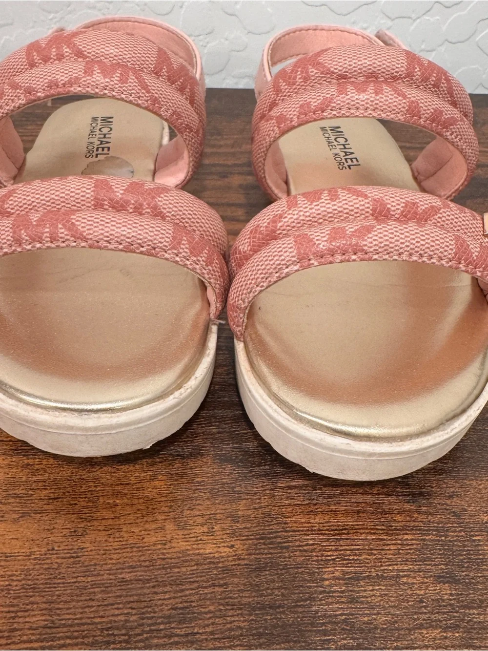 MICHAEL KORS Logo Embellished Sandal Pink Gwendolyn Clovyr Size 10